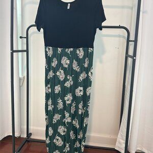 Black and Green Dress with Pockets